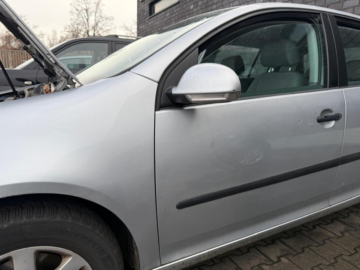 VW Golf 5 original T&uuml;r vorn links LA7W Reflexsilber 5 T&uuml;rer Flie&szlig;heck Rohbau BJ04